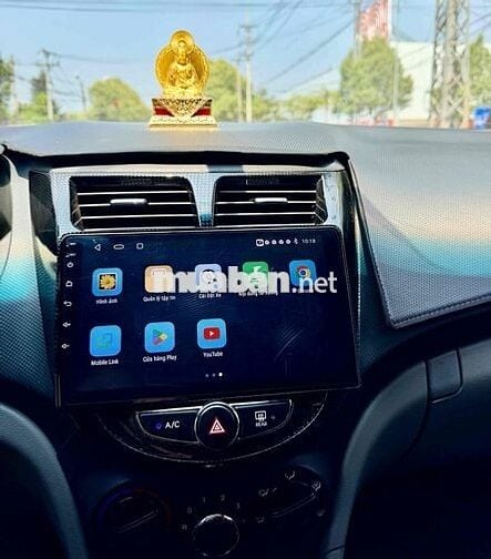 Hyundai Accent Hatchback Trắng 5 chỗ