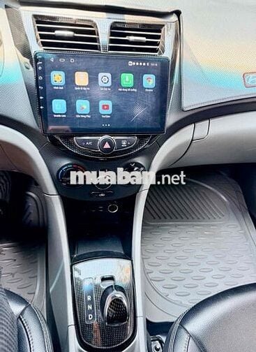 Hyundai Accent Hatchback Trắng 5 chỗ