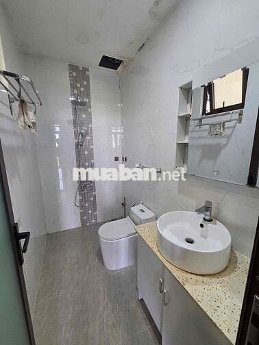 Nhà MTKD kênh tân hoá.DT:4m X 22m trệt 4Lầu 7PN 7WC 5 máy lạnh