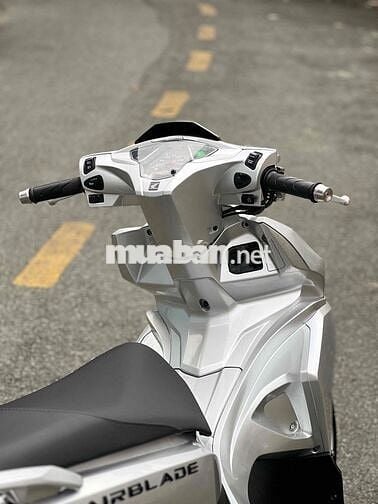Honda Airblade 125cc Smartkey Bạc Posche