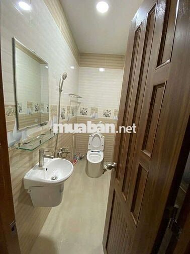 CHO THUÊ NHÀ NGUYÊN CĂN 1 TRỆT 2 LẦU, DT 5×16 CÓ 5PN,6WC. ĐƯỜNG XE TẢI