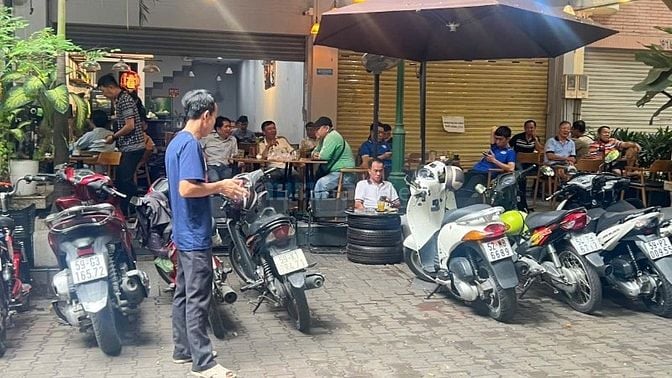 không người quản lý mặt bằng. quán caffe lý thường kiệt quận 10