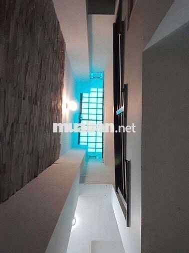 CHO THUÊ NHÀ FULL NỘI THẤT 2PN 3WC SÂN XE NGUYỄN OANH P17