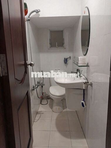 CHO THUÊ NHÀ FULL NỘI THẤT 2PN 3WC SÂN XE NGUYỄN OANH P17