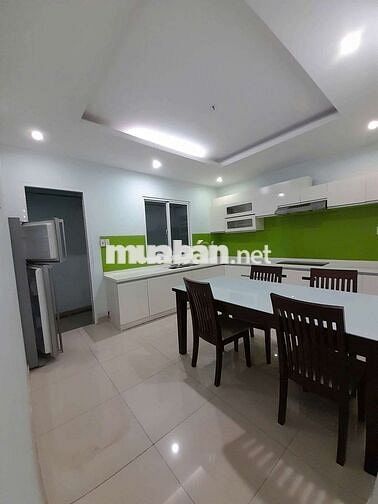 CHO THUÊ NHÀ FULL NỘI THẤT 2PN 3WC SÂN XE NGUYỄN OANH P17