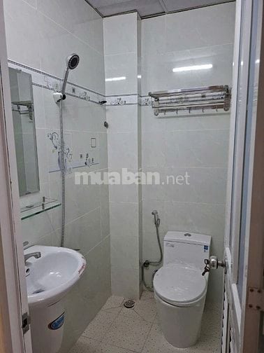 Cho thuê nhà nguyên căn 10+m ra đường CMTT