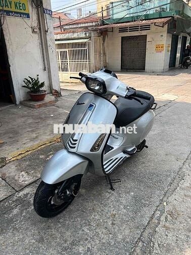 Piaggio Vespa Sprint 125cc Bạc Posche