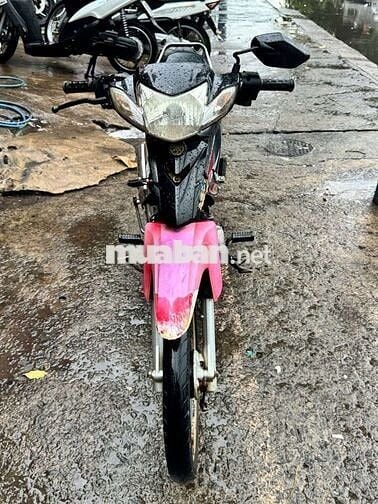 Yamaha Sirius Đen, Hồng