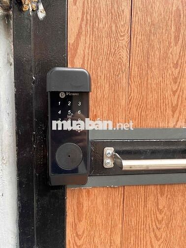 Cho thuê phòng 20m2 mặt tiền 6 Hồ Hảo Hớn,Q1