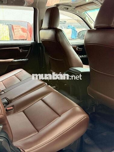 Toyota Fortuner 2019 Số sàn Dầu 7 chỗ Nâu
