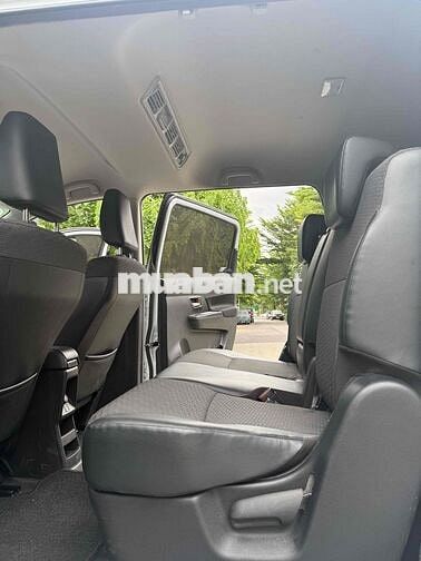 Suzuki XL7 Hybrid 2024 xe gia đình full bảo dưỡng