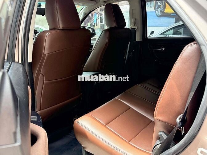 Toyota Fortuner 2019 Số sàn Dầu 7 chỗ Nâu