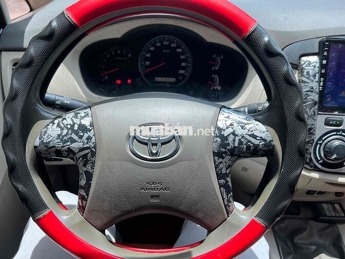 Toyota Innova E 2015 Vàng cát 7 chỗ