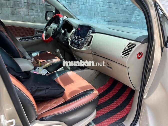 Toyota Innova E 2015 Vàng cát 7 chỗ