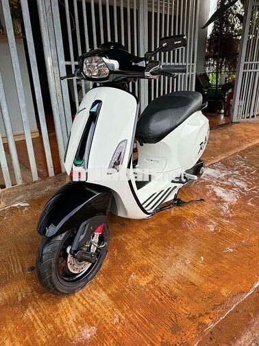 Piaggio Vespa Sprint Trắng