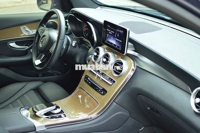 Mercedes-Benz GLC 250 model 2018