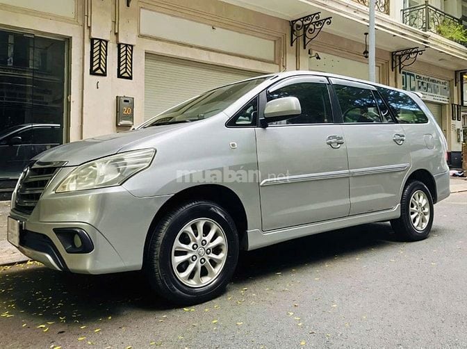 Gia đình bán xe Toyota Innova bản G số tự động SX 2014