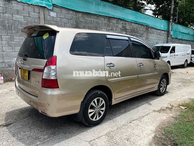 Toyota Innova E 2015 Vàng cát 7 chỗ