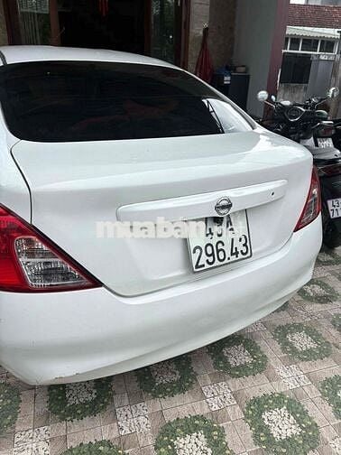 Nissan Sunny Trắng