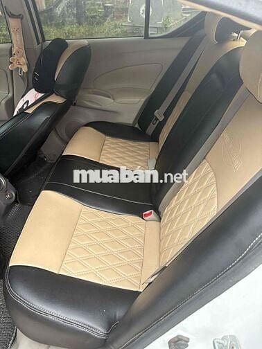 Nissan Sunny Trắng