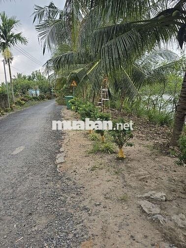 Bán đất mặt tiền tặng nhà nghỉ dưỡng