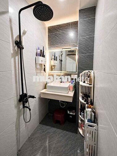 CHO THUÊ NHÀ NGUYÊN CĂN NGAY TRONG LÒNG CHỢ F18 – VỪA Ở VỪA KINH DOANH