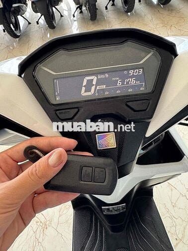Honda Vario 150 6000 km Trắng