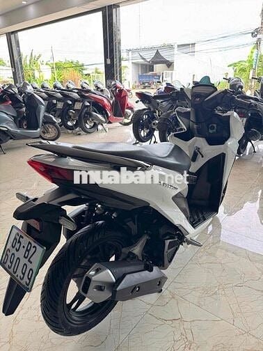 Honda Vario 150 6000 km Trắng