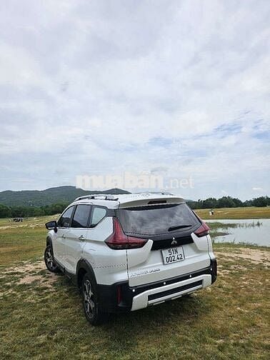 Mitsubishi Xpander Cross 7 chỗ Trắng