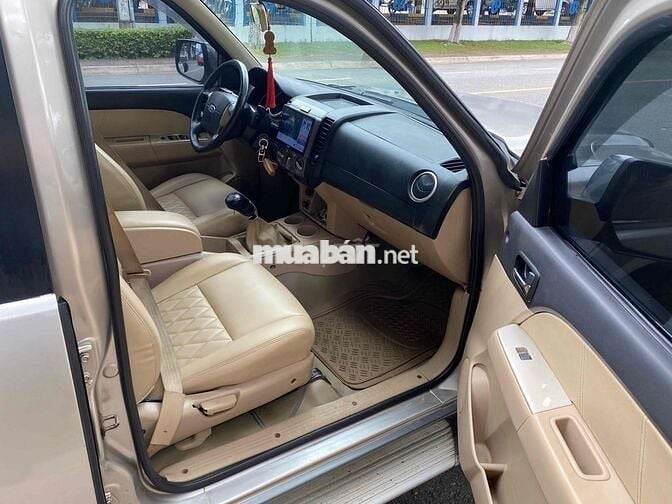 Ford Everest 2008 Bạc 7 chỗ Dầu