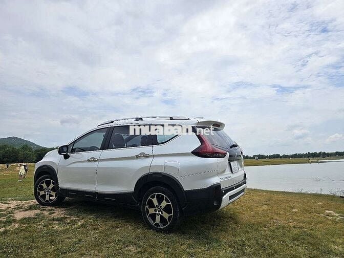 Mitsubishi Xpander Cross 7 chỗ Trắng