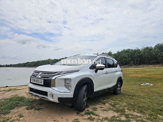 Mitsubishi Xpander Cross 7 chỗ Trắng