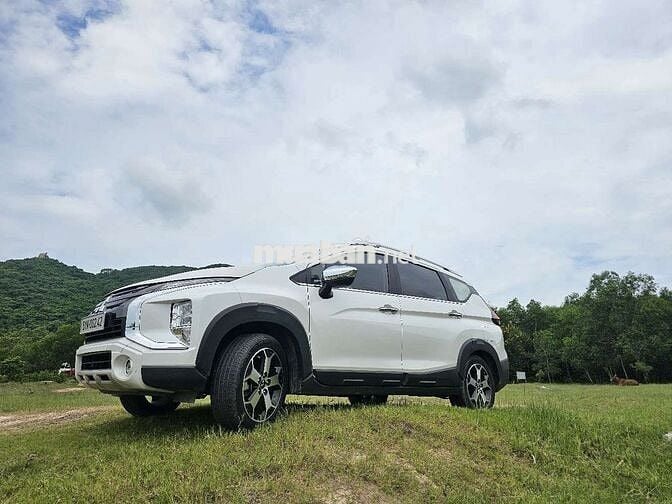 Mitsubishi Xpander Cross 7 chỗ Trắng