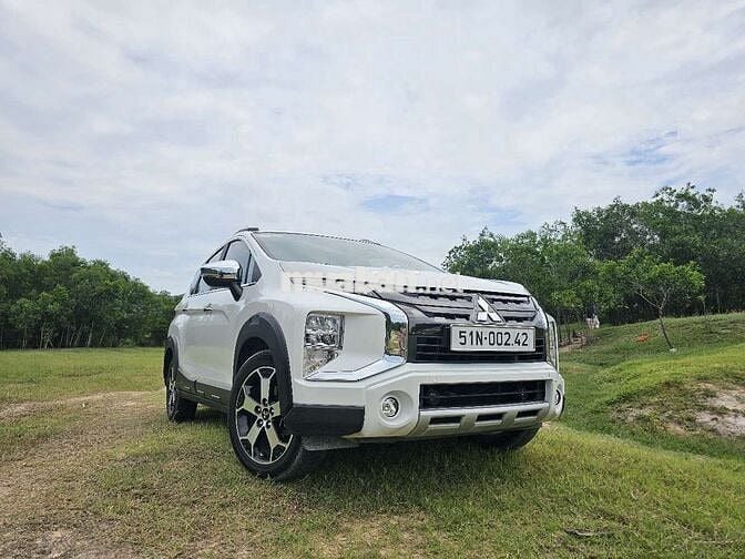 Mitsubishi Xpander Cross 7 chỗ Trắng