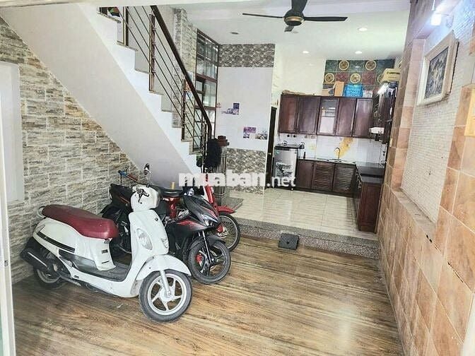 Phòng full NT có bancon Huỳnh Văn Bánh giá 3tr5