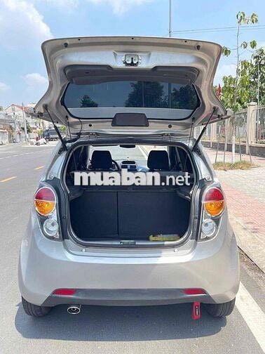 Chevrolet Spark Số sàn 5 chỗ Bạc