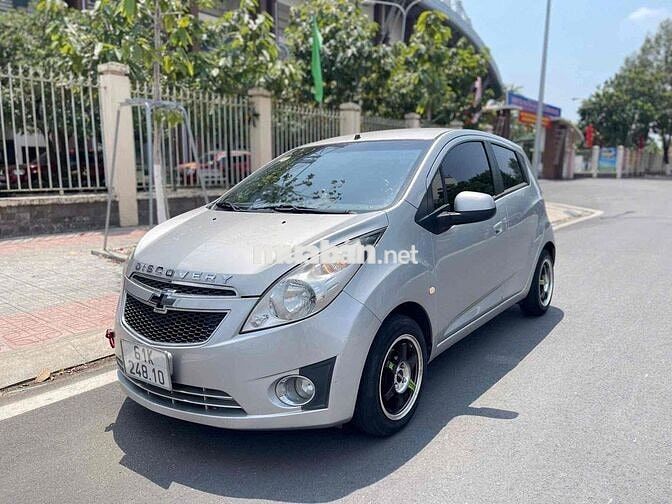 Chevrolet Spark Số sàn 5 chỗ Bạc