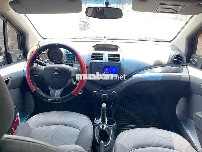Chevrolet Spark Số sàn 5 chỗ Bạc