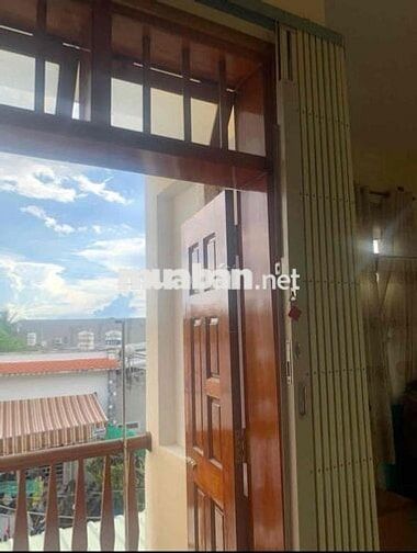 Cho thuê nhà nguyên căn đẹp, 3 phòng ngủ, hẻm ô tô, đường Nguyễn Truyề