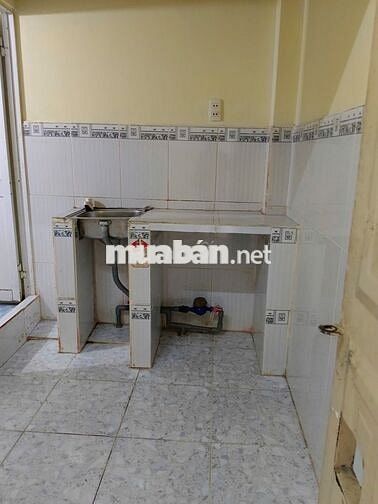 KHU PHAN VĂN HỚN, Q12: Còn 1 phòng trên lầu CÓ GÁC, KỆ BẾP, WC RIÊNG 