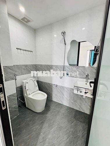Chung Cư Đền Lừ 55/60m 2 ngủ 2 VS, PK, Bếp Full nội thất ở luôn 4.39 t