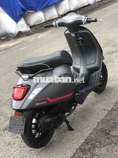 Piaggio Vespa 150 cc 2023 3000 km Xám