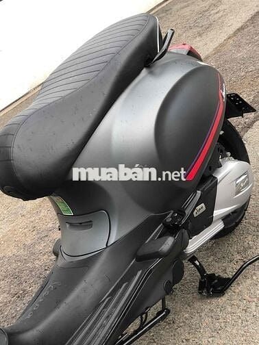 Piaggio Vespa 150 cc 2023 3000 km Xám