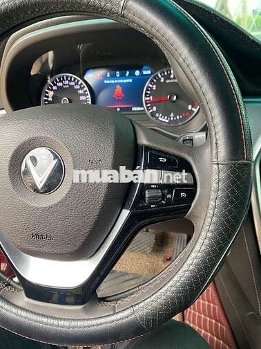 Vinfast Lux SA2.0 Base 2020 35.000 km Đỏ