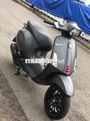 Piaggio Vespa 150 cc 2023 3000 km Xám