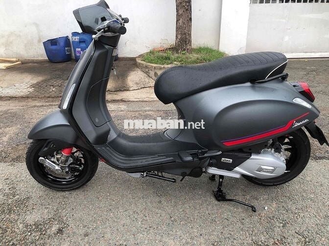 Piaggio Vespa 150 cc 2023 3000 km Xám
