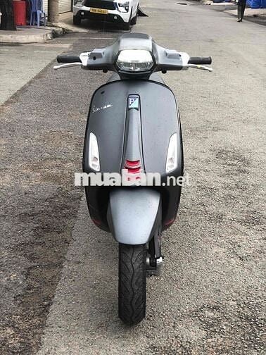 Piaggio Vespa 150 cc 2023 3000 km Xám