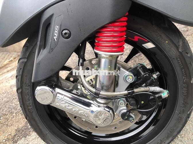 Piaggio Vespa 150 cc 2023 3000 km Xám