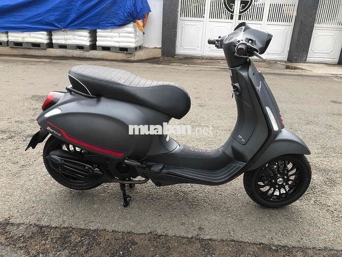 Piaggio Vespa 150 cc 2023 3000 km Xám