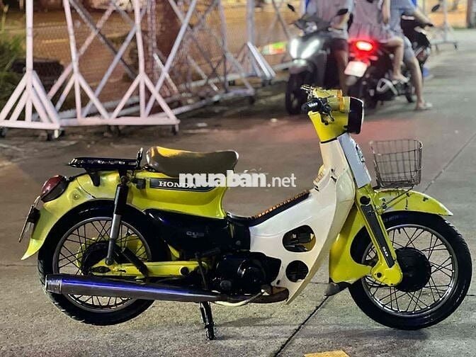 Honda cánh én đầu gù 1979 nhập kho bên nhật 80%